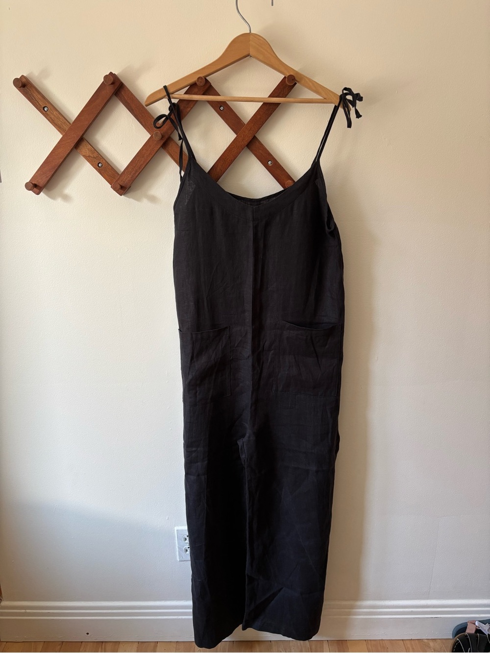 Minimal Tie-Shoulder Black Linen Jumpsuit